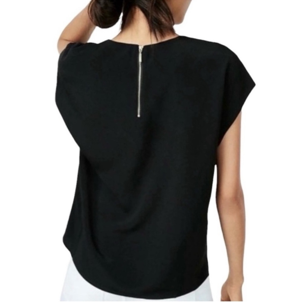 NEW Express Black Short Sleeve Back Zip Blouse Size Small - Picture 2 of 6
